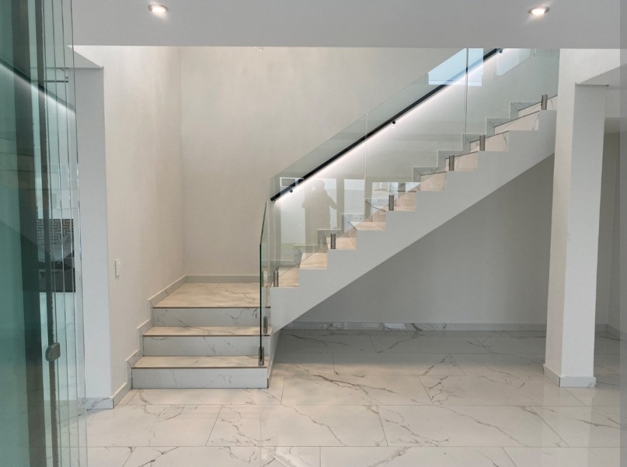 4 Bedroom Property for Sale in Sandown Western Cape